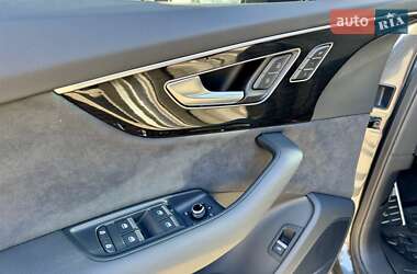 Внедорожник / Кроссовер Audi SQ7 2024 в 
