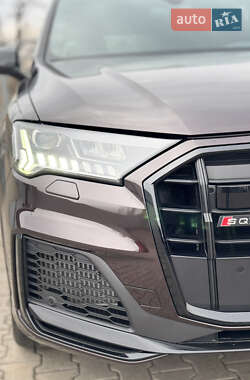 Внедорожник / Кроссовер Audi SQ7 2021 в 