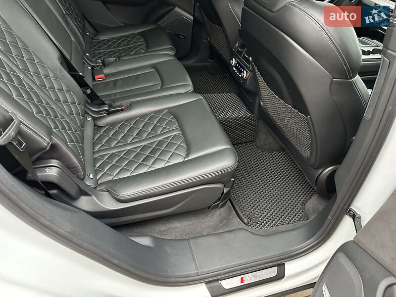 Внедорожник / Кроссовер Audi SQ7 2018 в Одессе