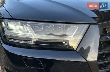 Внедорожник / Кроссовер Audi SQ7 2016 в 