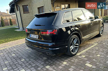 Внедорожник / Кроссовер Audi SQ7 2016 в 