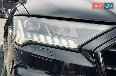 Внедорожник / Кроссовер Audi SQ7 2020 в 