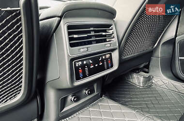 Внедорожник / Кроссовер Audi SQ7 2020 в 
