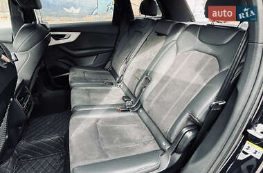 Внедорожник / Кроссовер Audi SQ7 2020 в 