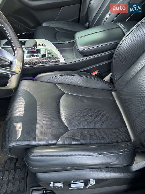 Внедорожник / Кроссовер Audi SQ7 2019 в Берегово