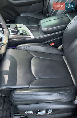 Внедорожник / Кроссовер Audi SQ7 2019 в 