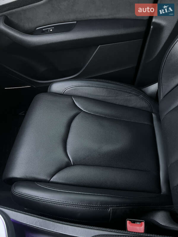 Внедорожник / Кроссовер Audi SQ7 2019 в Берегово