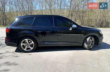 Позашляховик / Кросовер Audi SQ7 2017 в 
