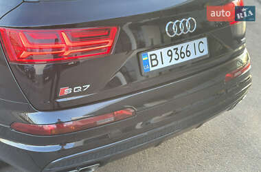 Позашляховик / Кросовер Audi SQ7 2017 в 
