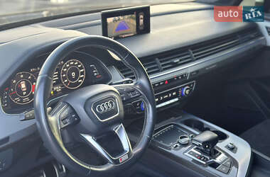Позашляховик / Кросовер Audi SQ7 2017 в 