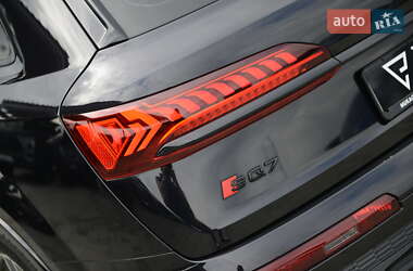 Внедорожник / Кроссовер Audi SQ7 2021 в 