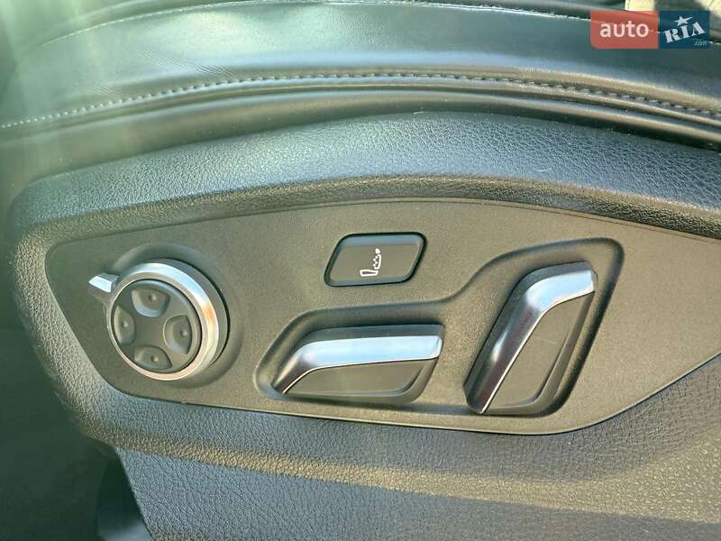 Позашляховик / Кросовер Audi SQ7 2017 в Первомайську