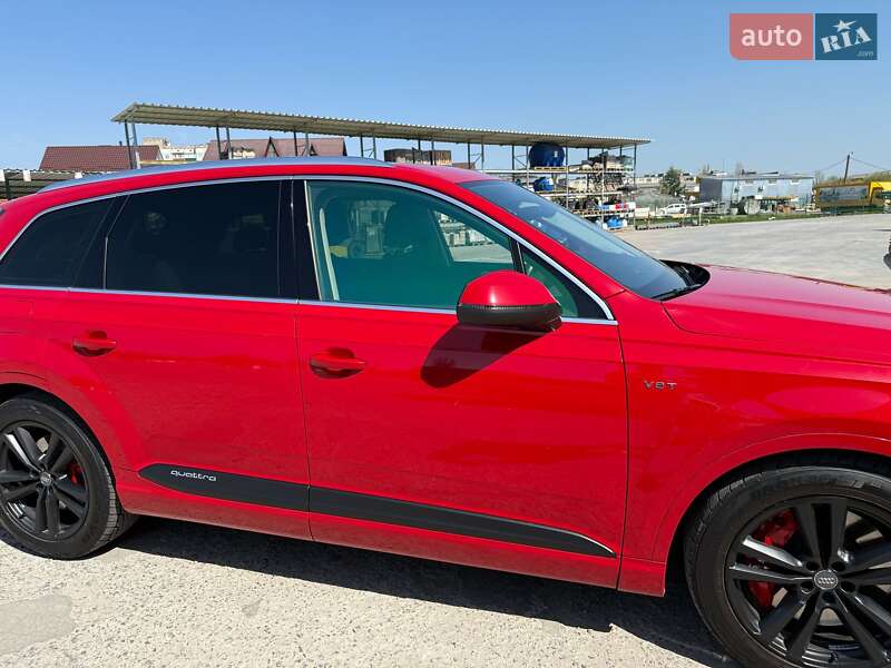 Позашляховик / Кросовер Audi SQ7 2017 в Первомайську