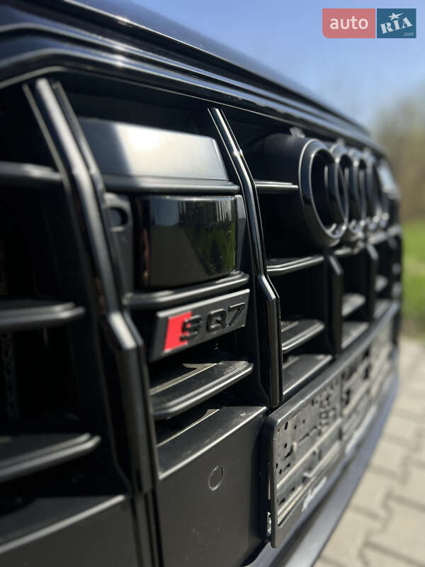 Внедорожник / Кроссовер Audi SQ7 2021 в Хмельницком