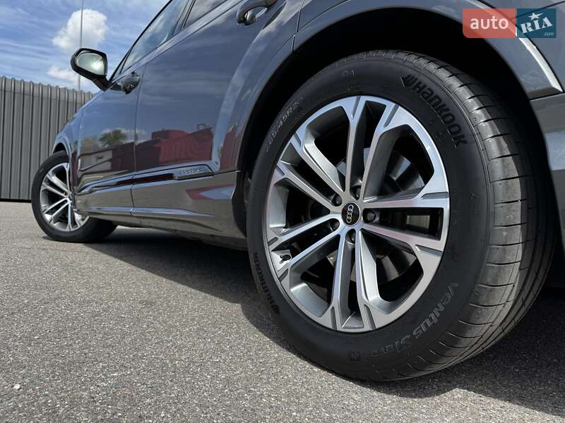 Позашляховик / Кросовер Audi SQ7 2023 в Києві