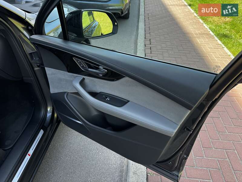 Позашляховик / Кросовер Audi SQ7 2023 в Києві