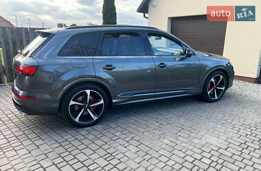 Позашляховик / Кросовер Audi SQ7 2019 в Луцьку