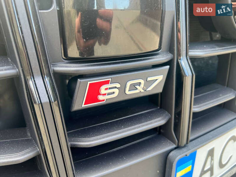 Внедорожник / Кроссовер Audi SQ7 2019 в Луцке