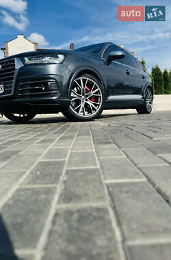 Внедорожник / Кроссовер Audi SQ7 2017 в 