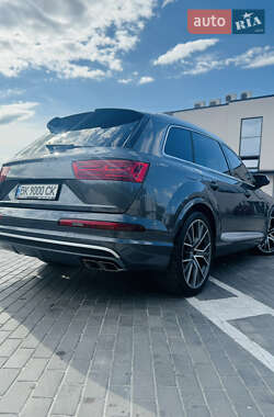 Внедорожник / Кроссовер Audi SQ7 2017 в 