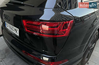 Внедорожник / Кроссовер Audi SQ7 2016 в 