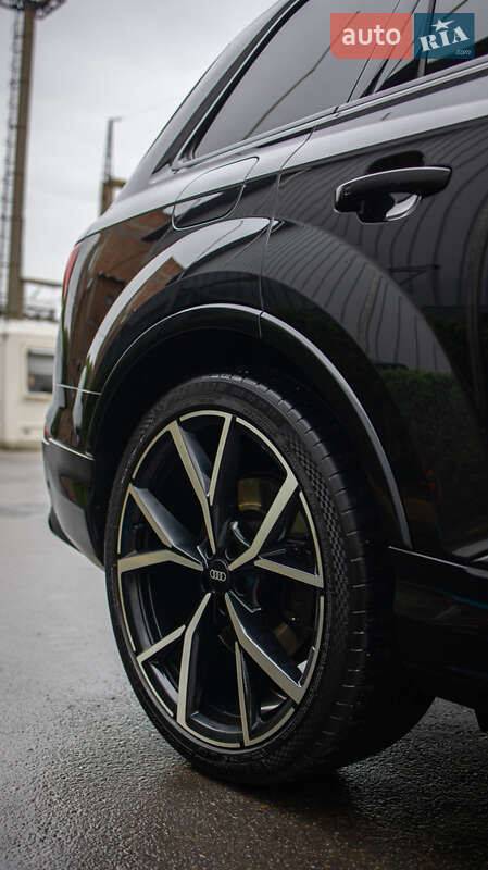 Внедорожник / Кроссовер Audi SQ7 2023 в Черновцах