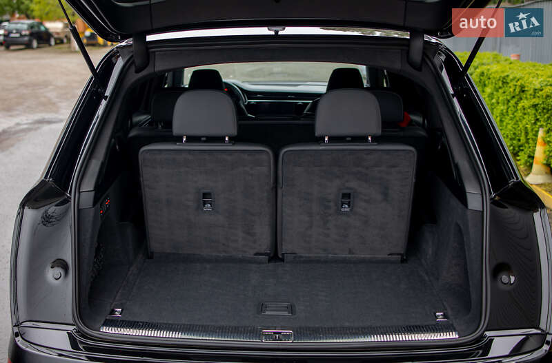 Внедорожник / Кроссовер Audi SQ7 2023 в Черновцах