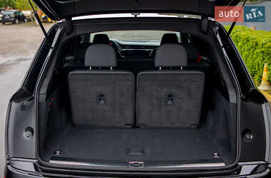 Внедорожник / Кроссовер Audi SQ7 2023 в 