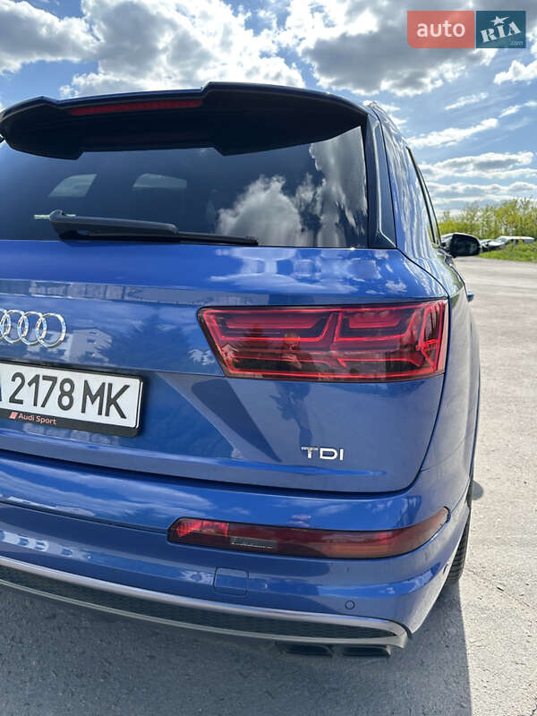 Внедорожник / Кроссовер Audi SQ7 2017 в Ровно