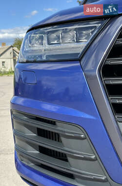 Внедорожник / Кроссовер Audi SQ7 2017 в 