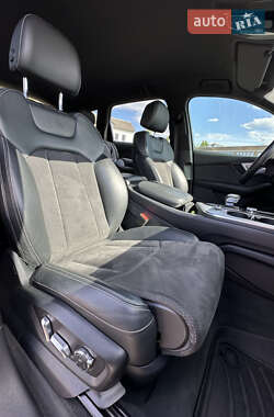 Внедорожник / Кроссовер Audi SQ7 2017 в 