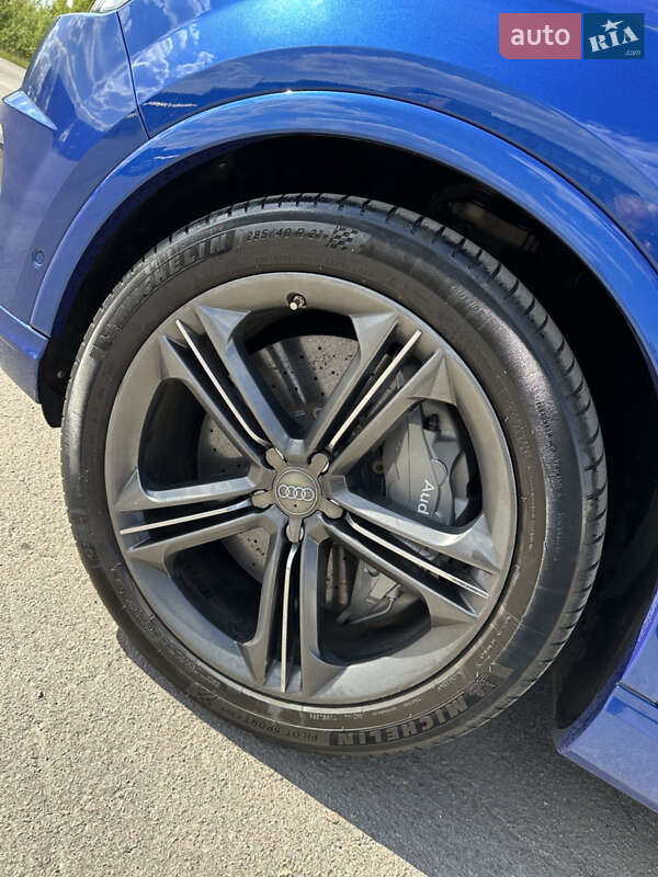 Внедорожник / Кроссовер Audi SQ7 2017 в Ровно