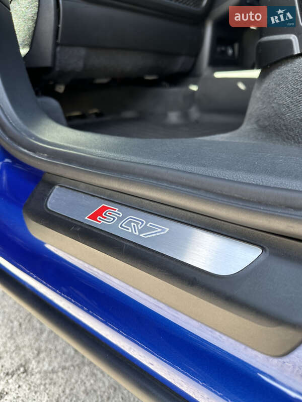 Внедорожник / Кроссовер Audi SQ7 2017 в Ровно