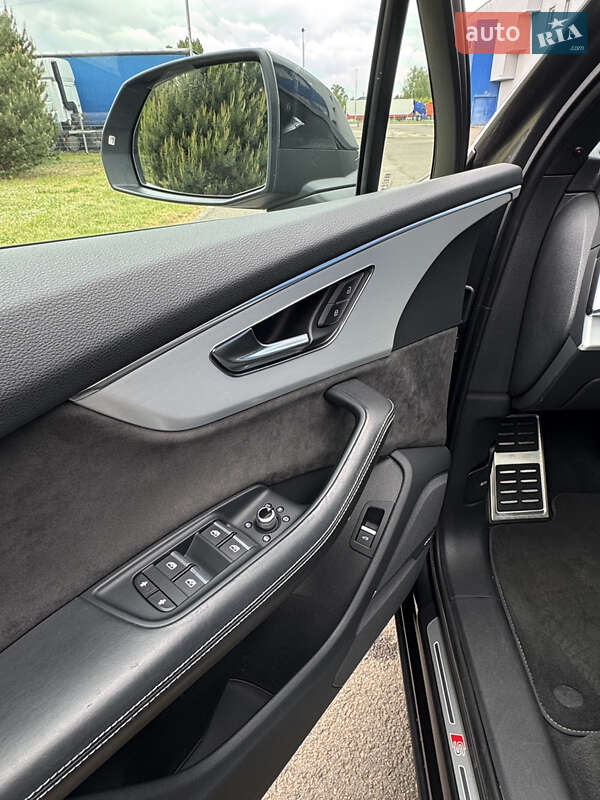 Внедорожник / Кроссовер Audi SQ7 2019 в Ковеле