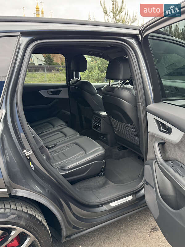 Внедорожник / Кроссовер Audi SQ7 2019 в Ковеле