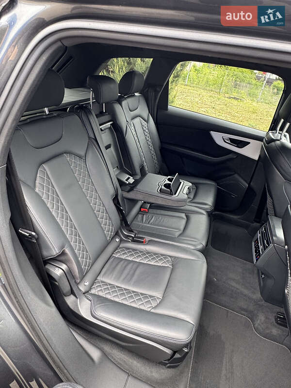 Внедорожник / Кроссовер Audi SQ7 2019 в Ковеле