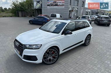 Внедорожник / Кроссовер Audi SQ7 2017 в 