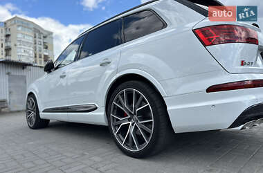 Внедорожник / Кроссовер Audi SQ7 2017 в 