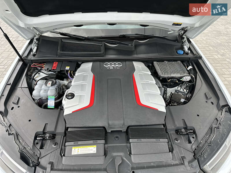 Внедорожник / Кроссовер Audi SQ7 2017 в Ужгороде