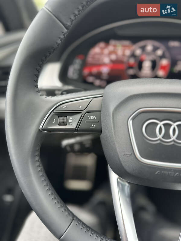 Внедорожник / Кроссовер Audi SQ7 2017 в Ужгороде