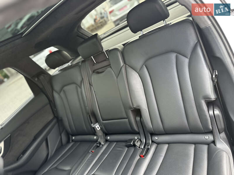 Внедорожник / Кроссовер Audi SQ7 2017 в Ужгороде