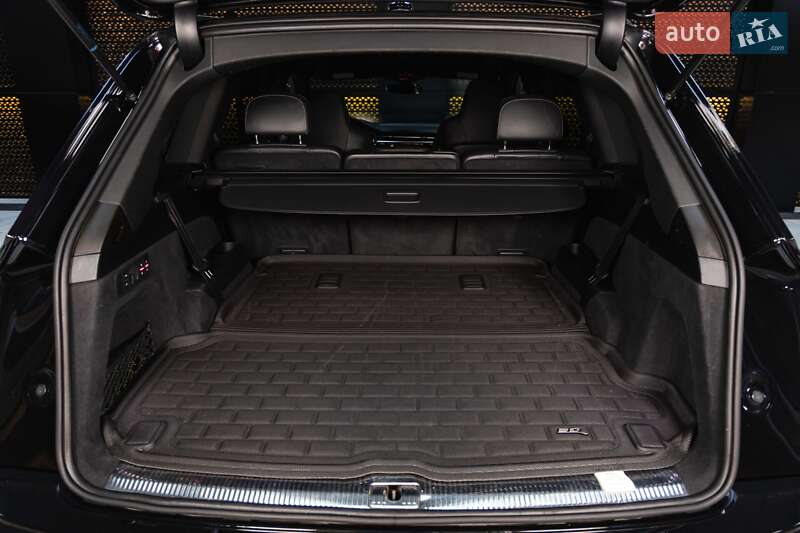 Внедорожник / Кроссовер Audi SQ7 2020 в Луцке
