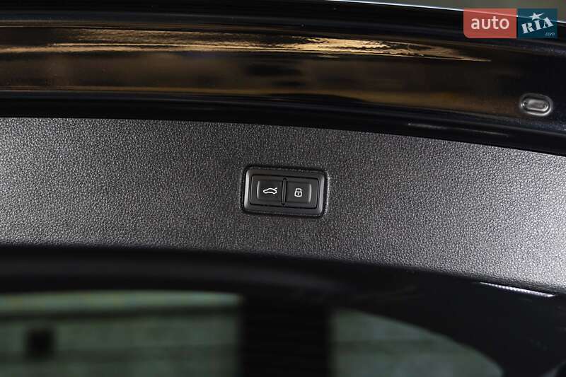 Внедорожник / Кроссовер Audi SQ7 2020 в Луцке