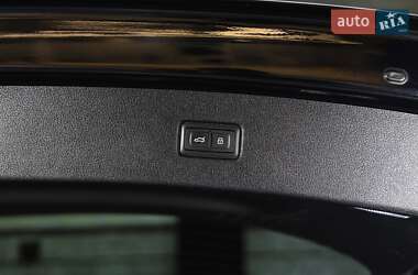 Внедорожник / Кроссовер Audi SQ7 2020 в 