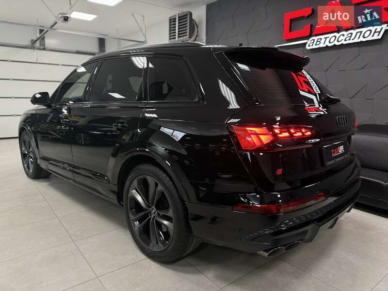 Внедорожник / Кроссовер Audi SQ7 2024 в Тернополе
