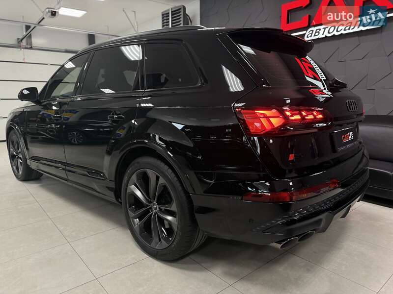 Внедорожник / Кроссовер Audi SQ7 2024 в Тернополе