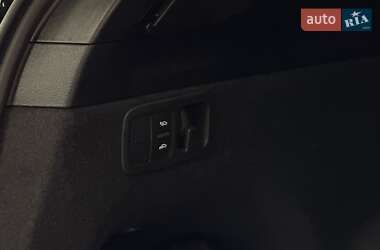 Внедорожник / Кроссовер Audi SQ7 2024 в 