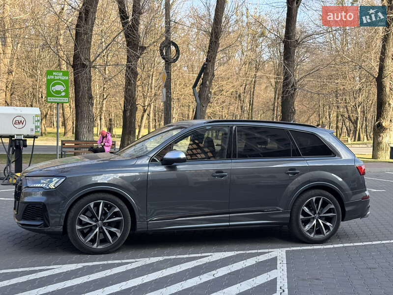 Внедорожник / Кроссовер Audi SQ7 2021 в Хмельницком