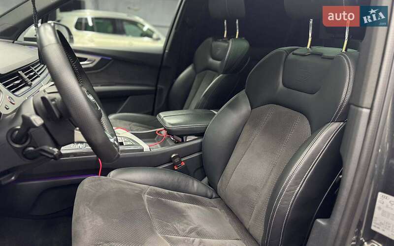 Внедорожник / Кроссовер Audi SQ7 2018 в Черновцах