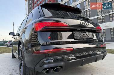 Внедорожник / Кроссовер Audi SQ7 2024 в 